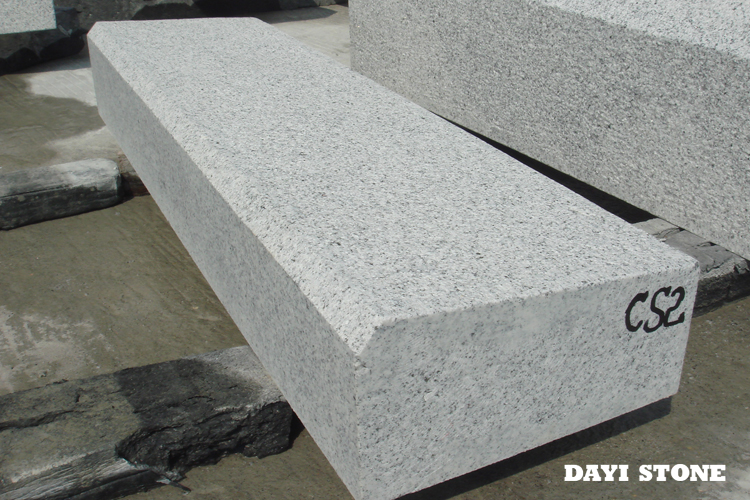 French Kerbstone CS2 Top Bushhammered others sawn 100x25x13.5cm - Dayi Stone
